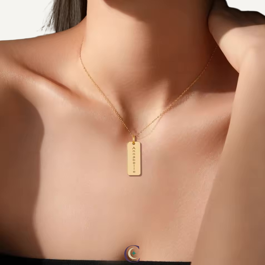 Clara Engraved Necklace